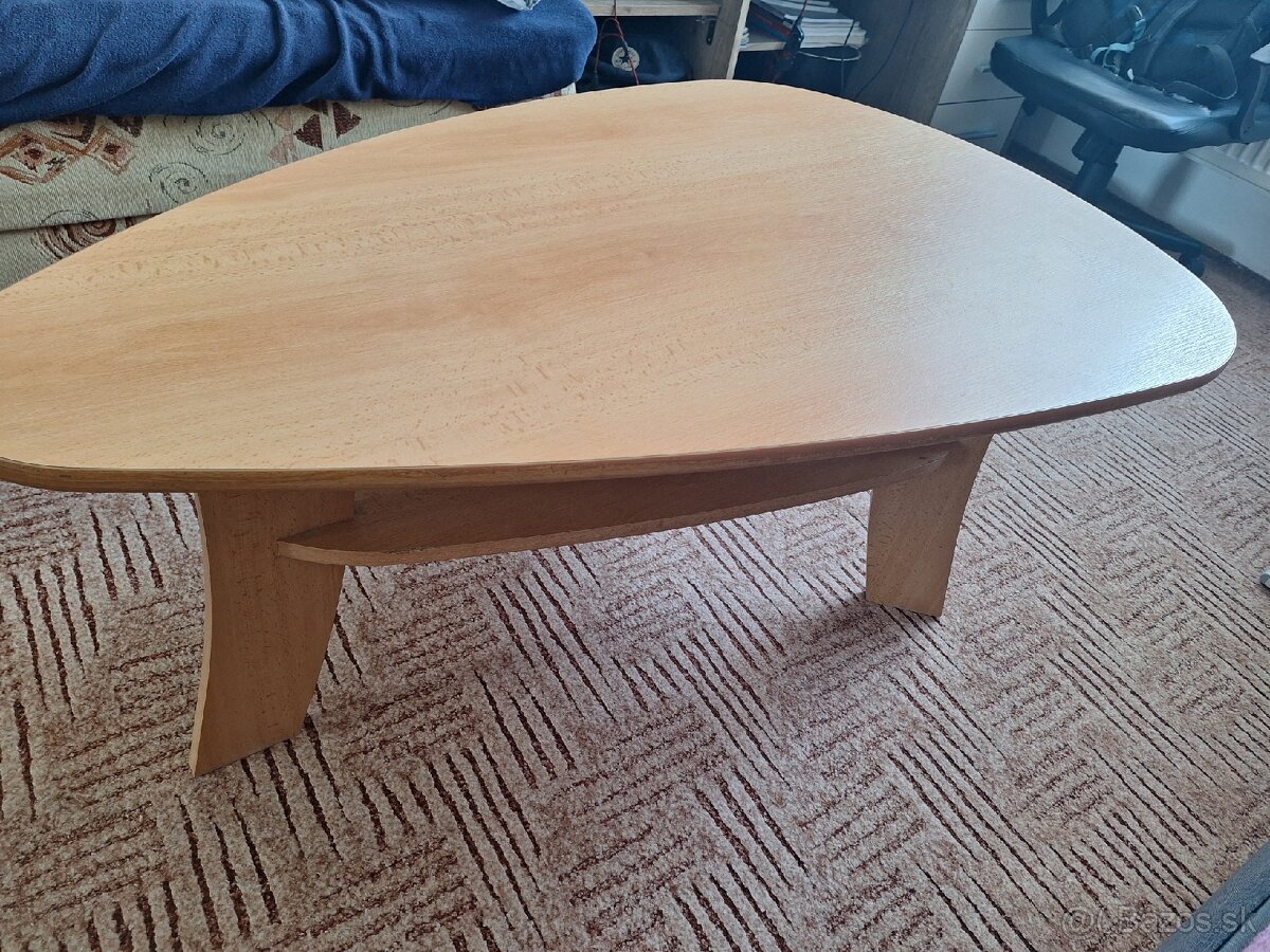 Konferenčný stolík