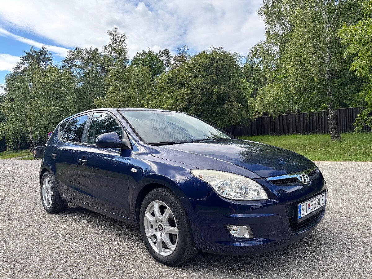 Hyundai i30 1.6 CW CRDi nafta manuál 66kw
