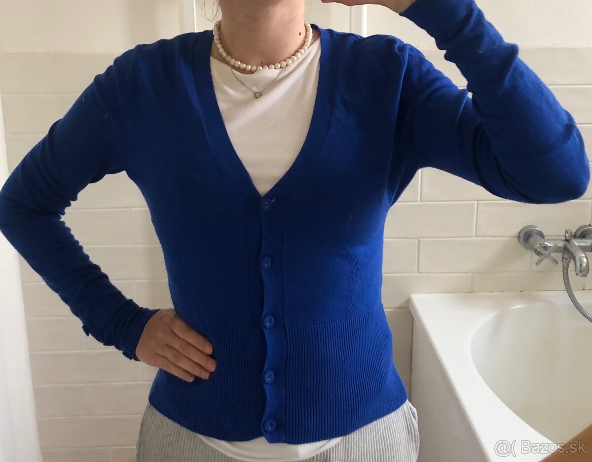 Kráľovsky modrý sveter na gombíky, Anna Scott, S/36