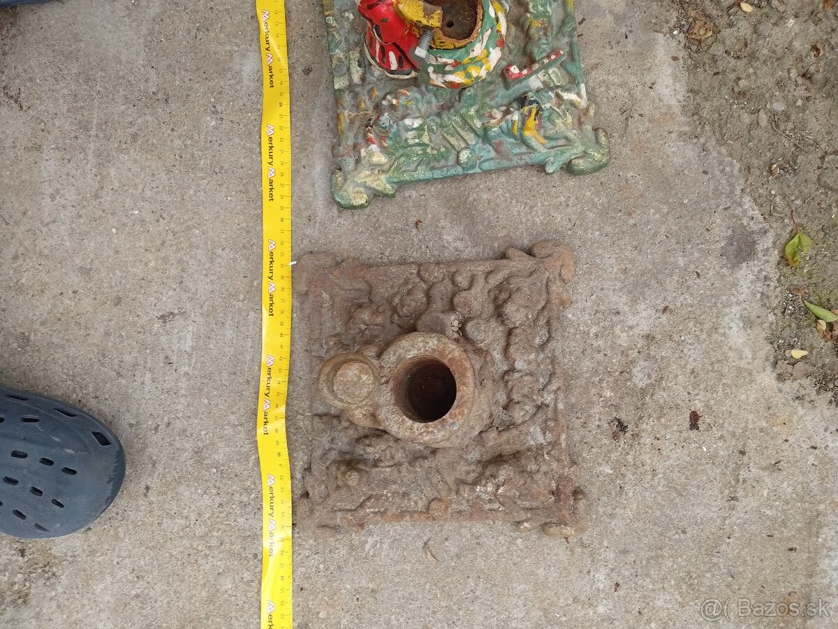 Starý držiak na vianočný stromček