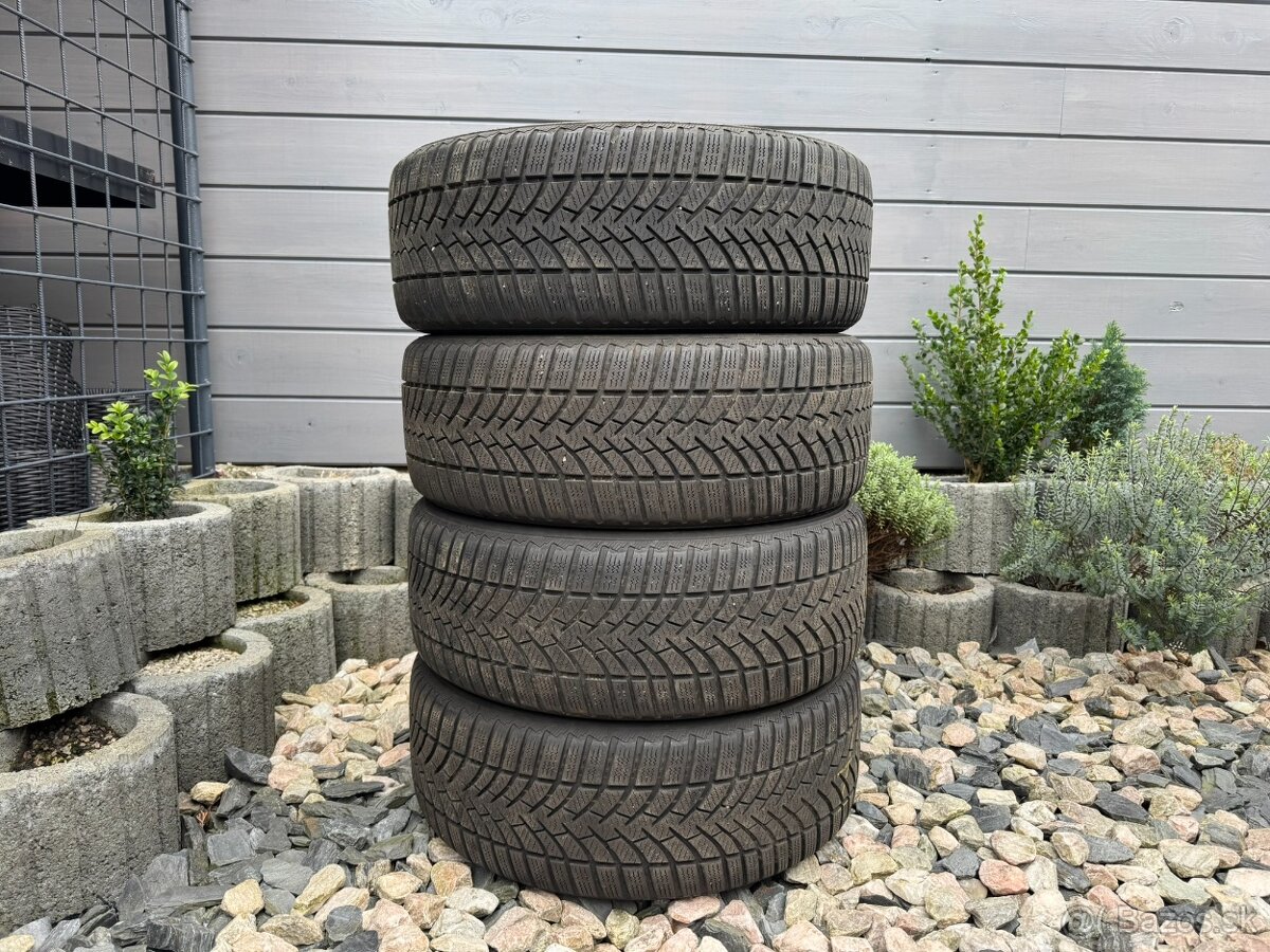 215/50 R17
