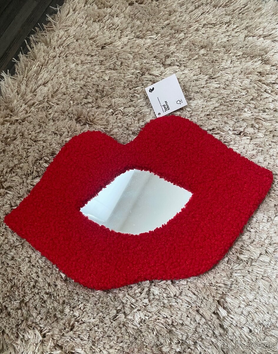 Dekoratívne zrkadlo