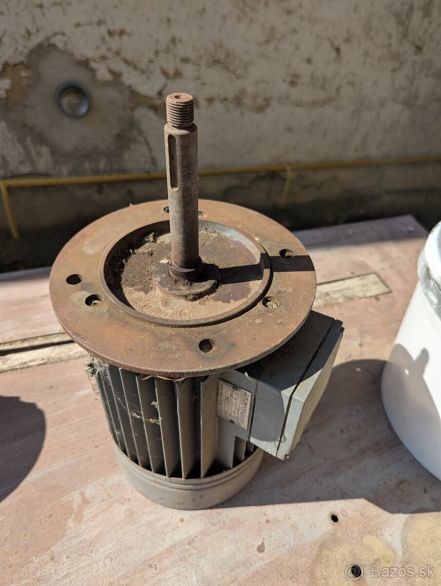 Motor 3 fázový - 1.6 KW