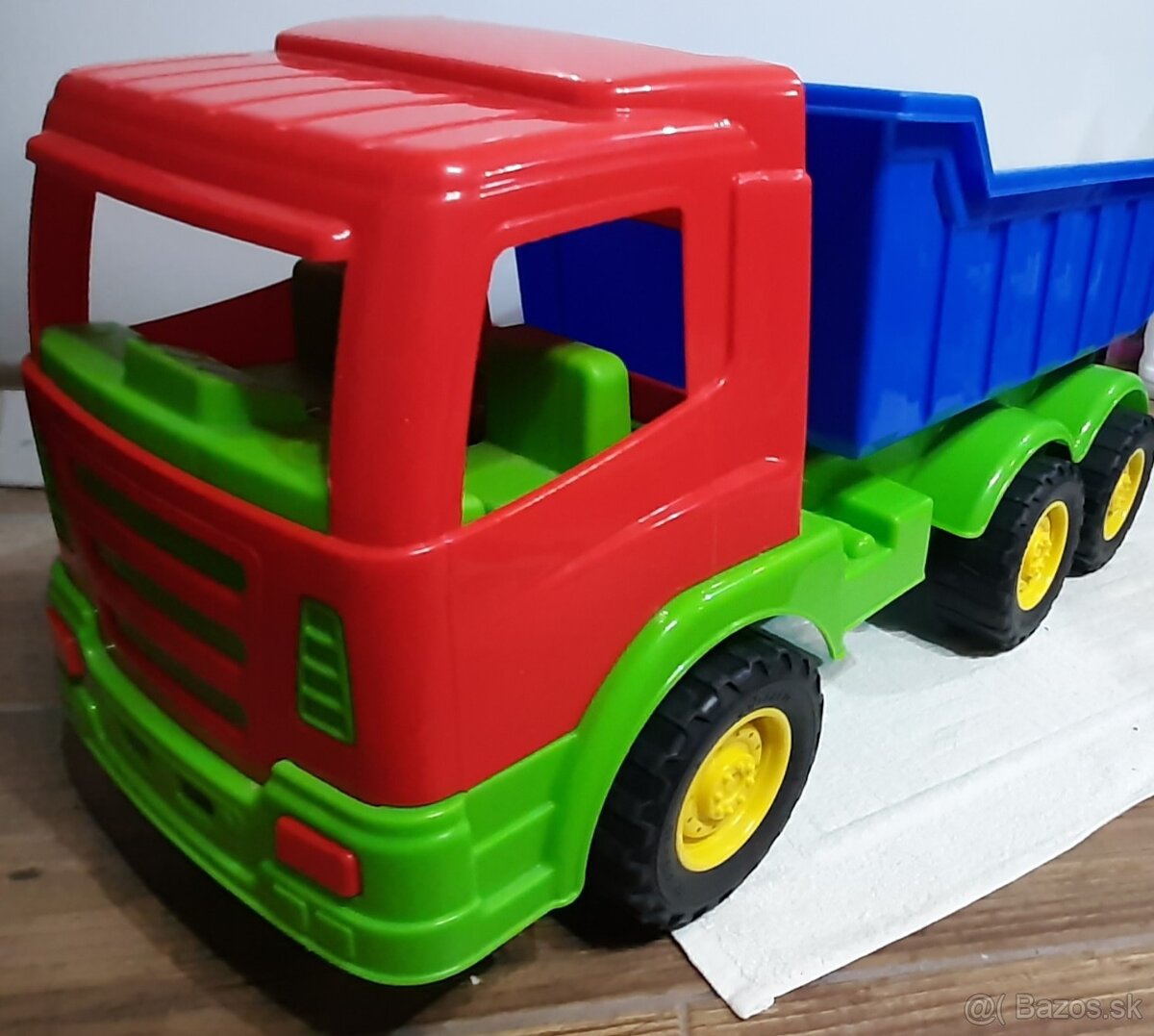 Nákladné auto sklápač