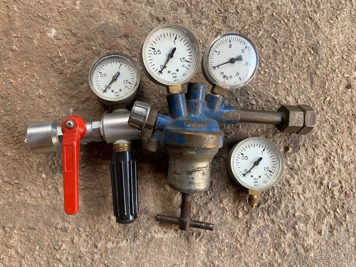 Predám manometre s redukčnými ventilmi