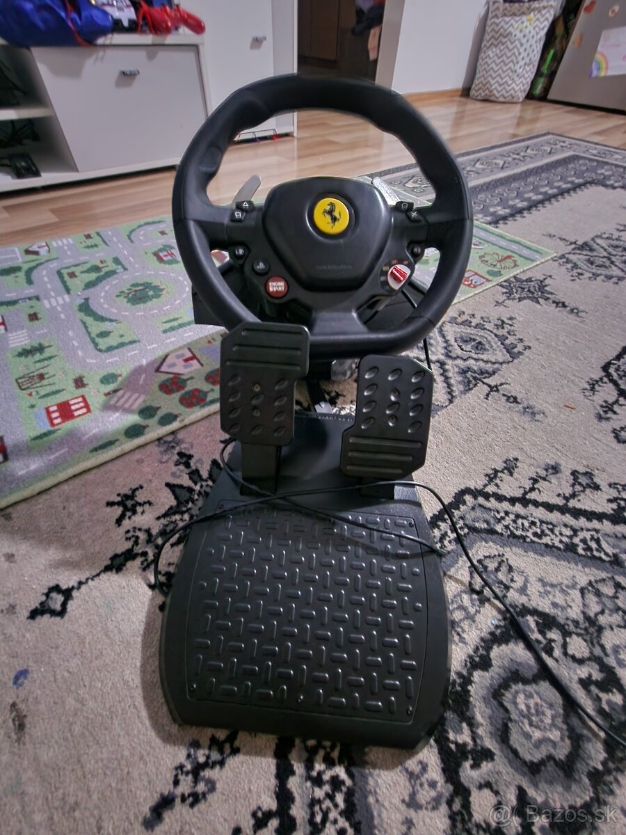 Playstation 4 volant