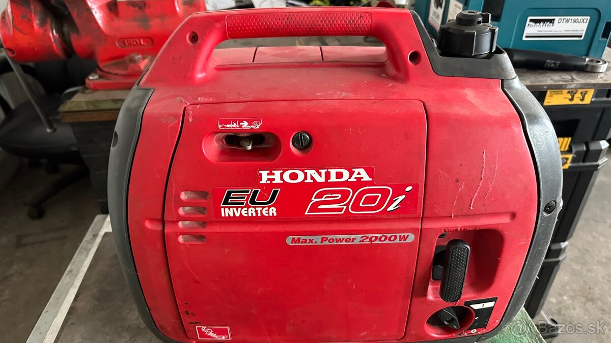 Predám generátor Honda i20
