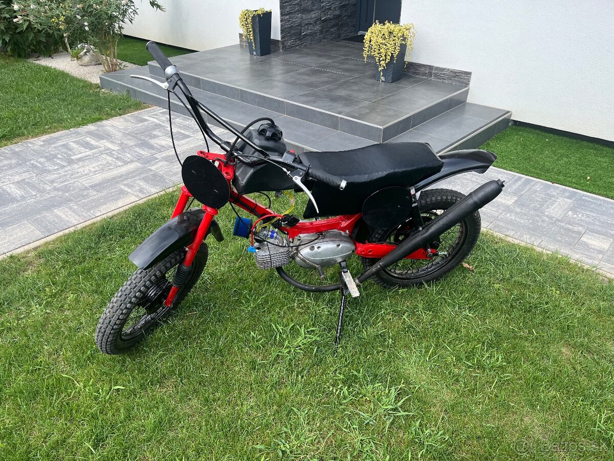 Jawa 21 Cross