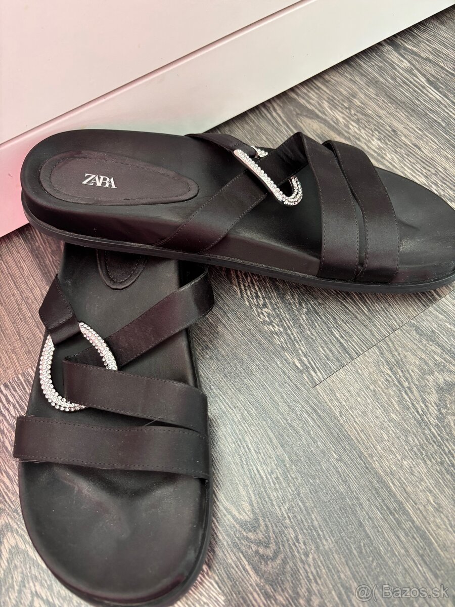 ZARA slapky vel.39