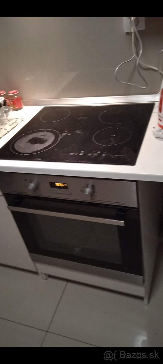 Sklokeramická varná doska Elektrolux