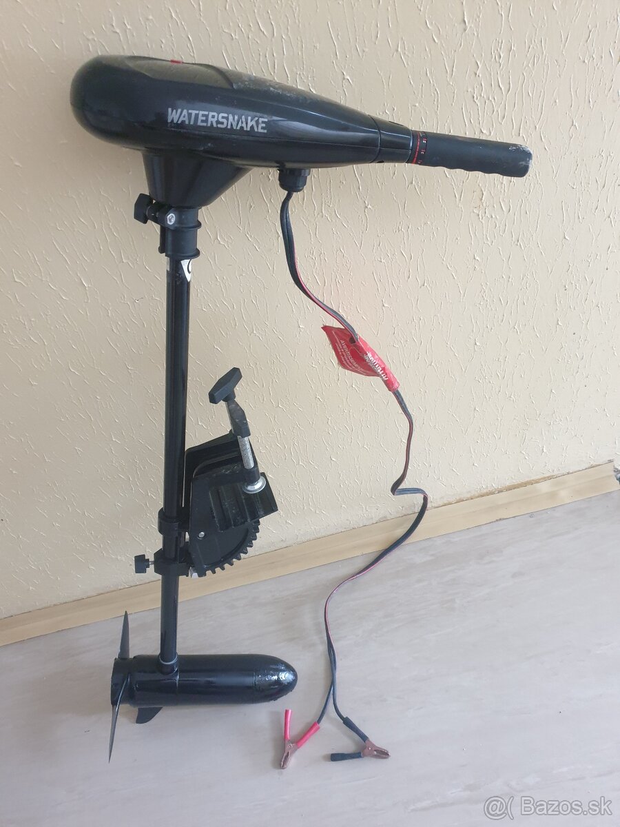 Predám lodný motor