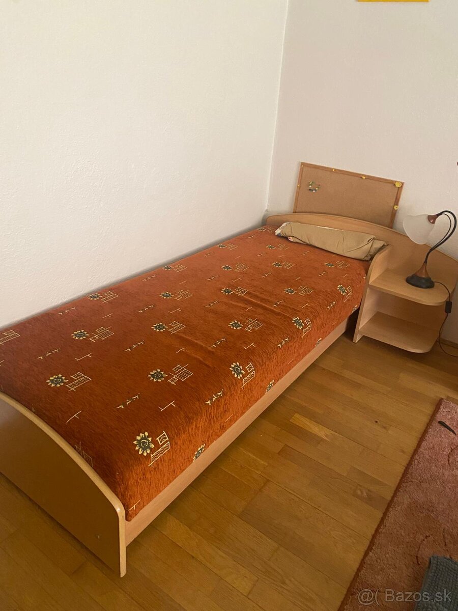 Posteľ