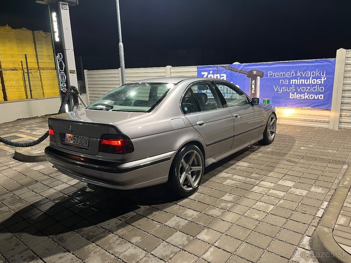 BMW e39 528