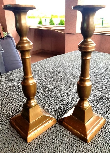 art deco svietniky, soška anjela, amfora, kávomlynček