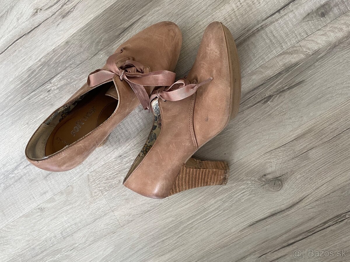 Prechodne damske topanky na opatku