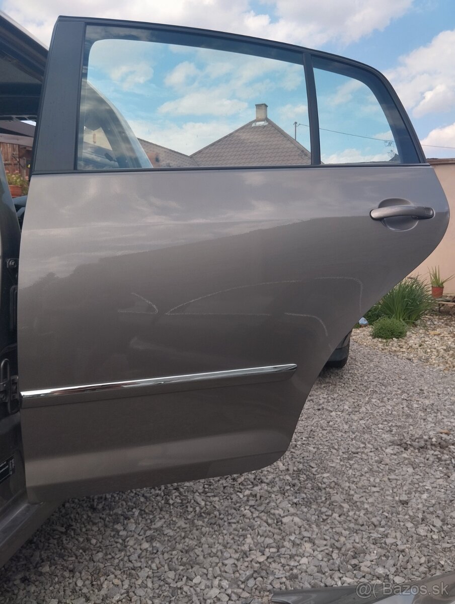 VW Golf VI PLUS- Ľavé zadné dvere -LA8X