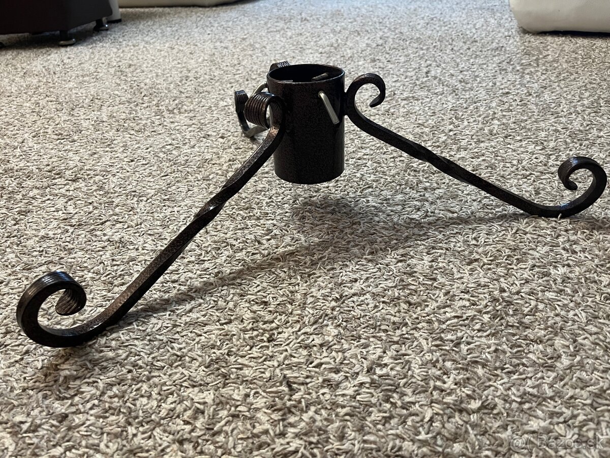 Stojan na živý vianočný stromček