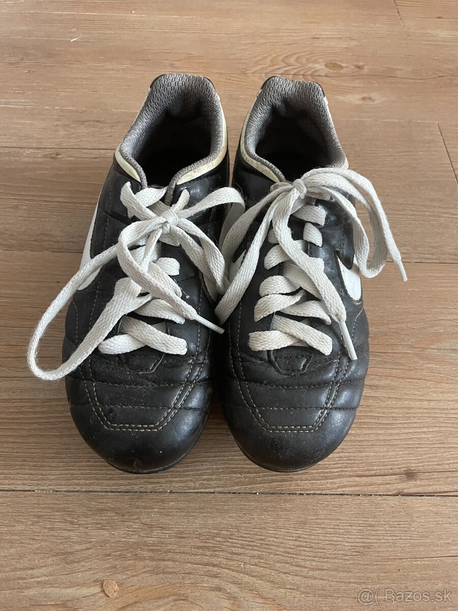 Kopačky NIKE č.32