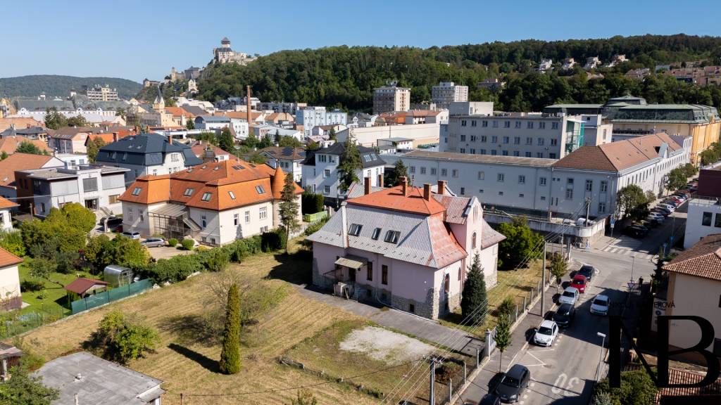Exkluzívna vila na predaj – prestížna adresa v širšom centre