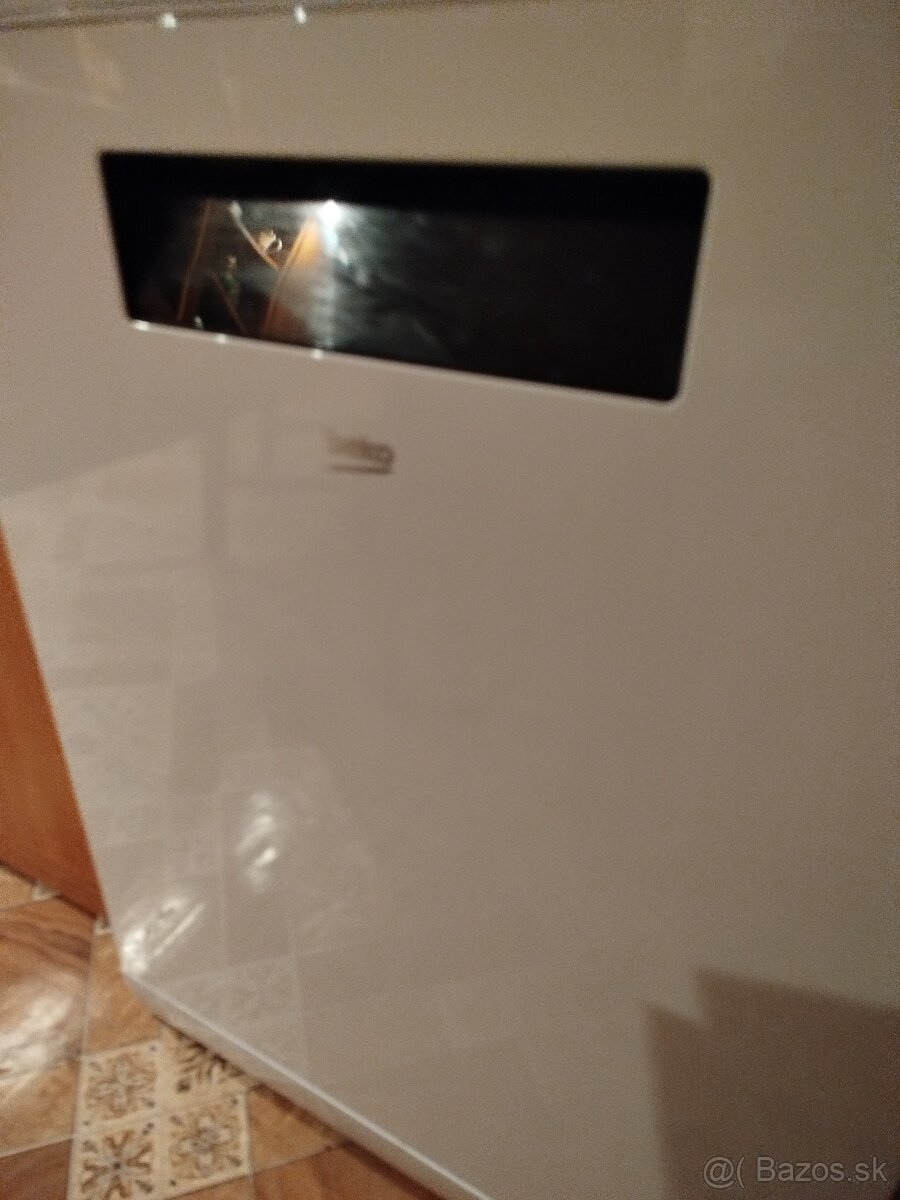 Umývačka riadu Beko DEN38530WAD