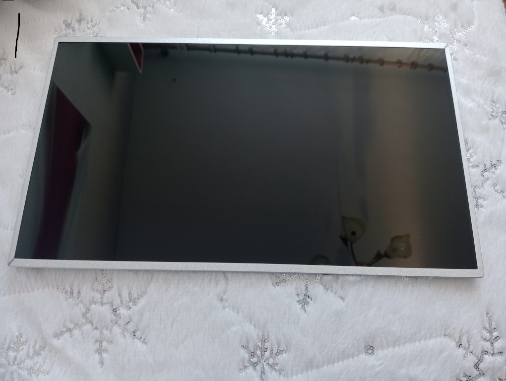 predám 15,6" displej z notebooku , 40pin , LP156WH4