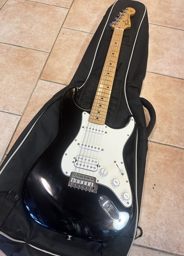 Fender Stratocaster Mexico, HSS, rok 2016