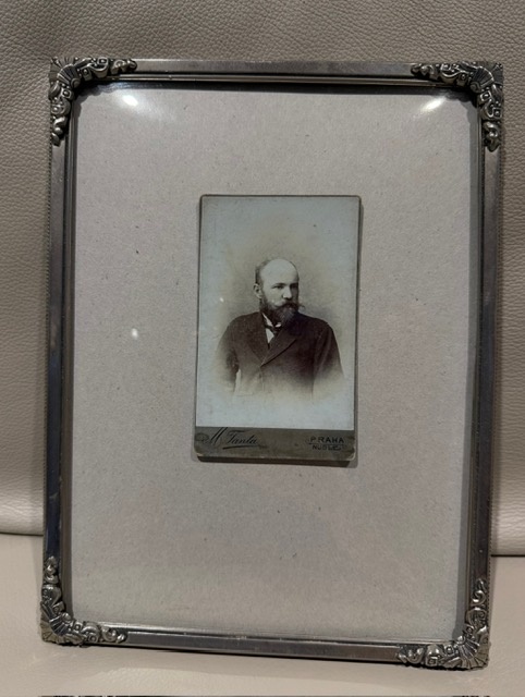 Starý obrázok v ráme