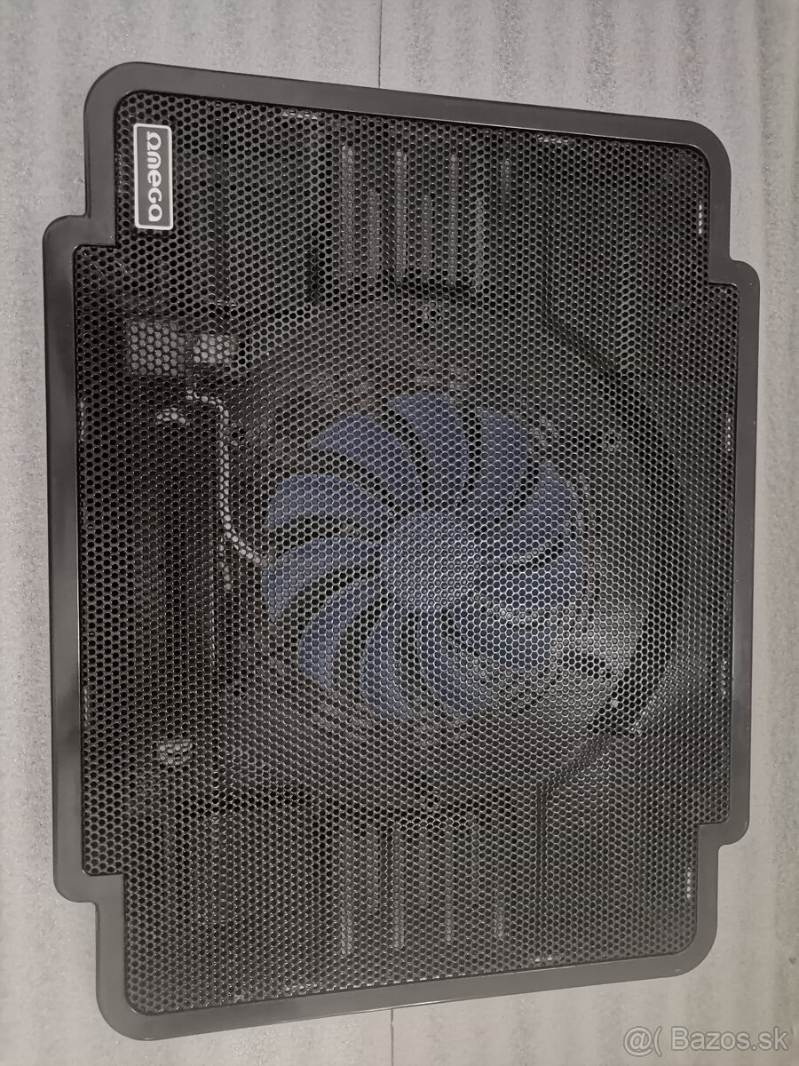 Chladič na notebook