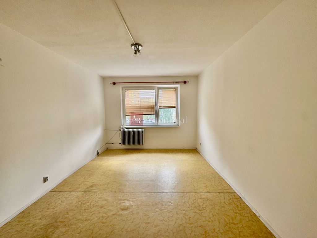 Priestranný 2-izb. byt, TVRDOŠÍN, 63m2, 3.p. balkón