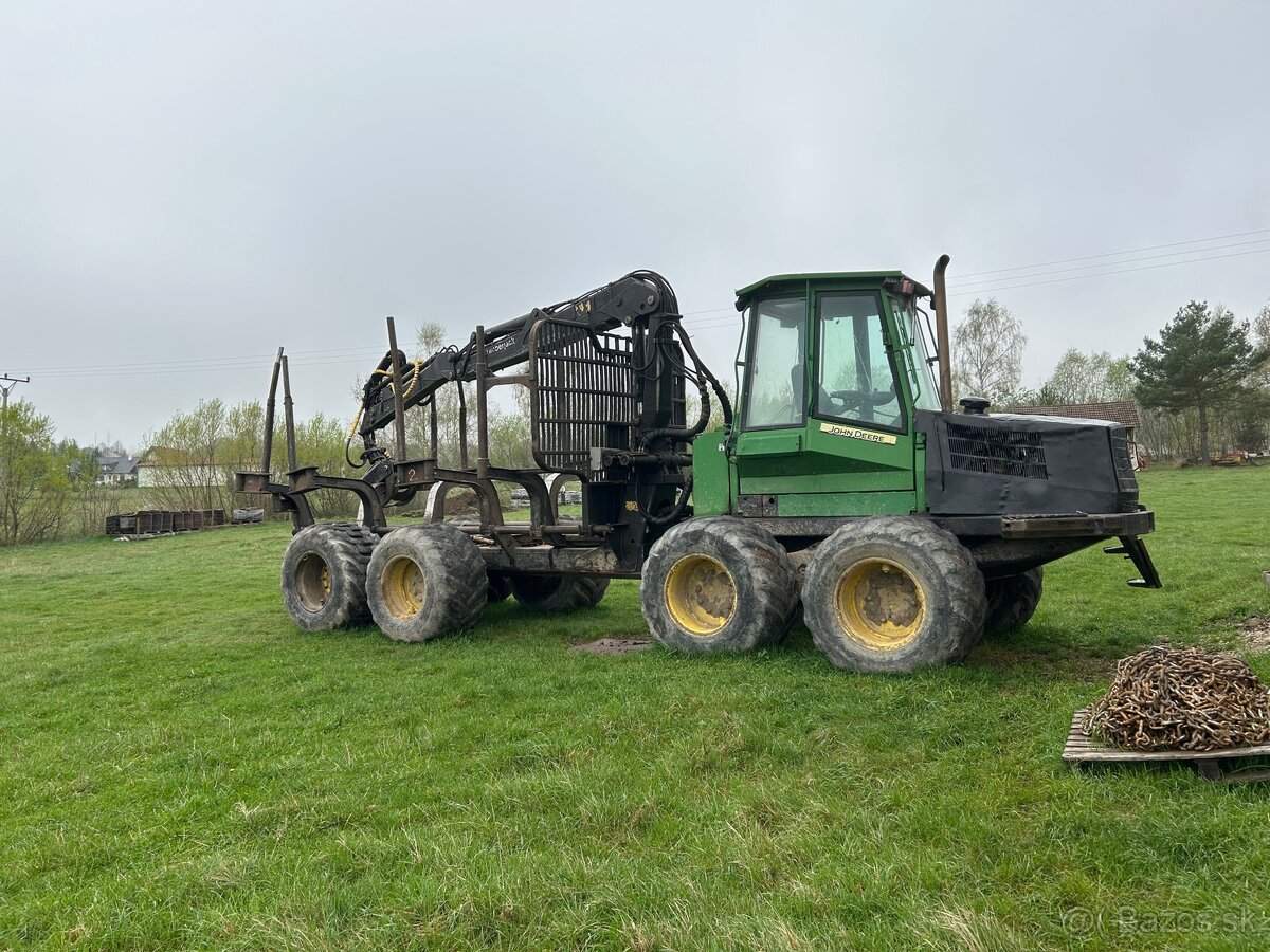 John Deere 1110D