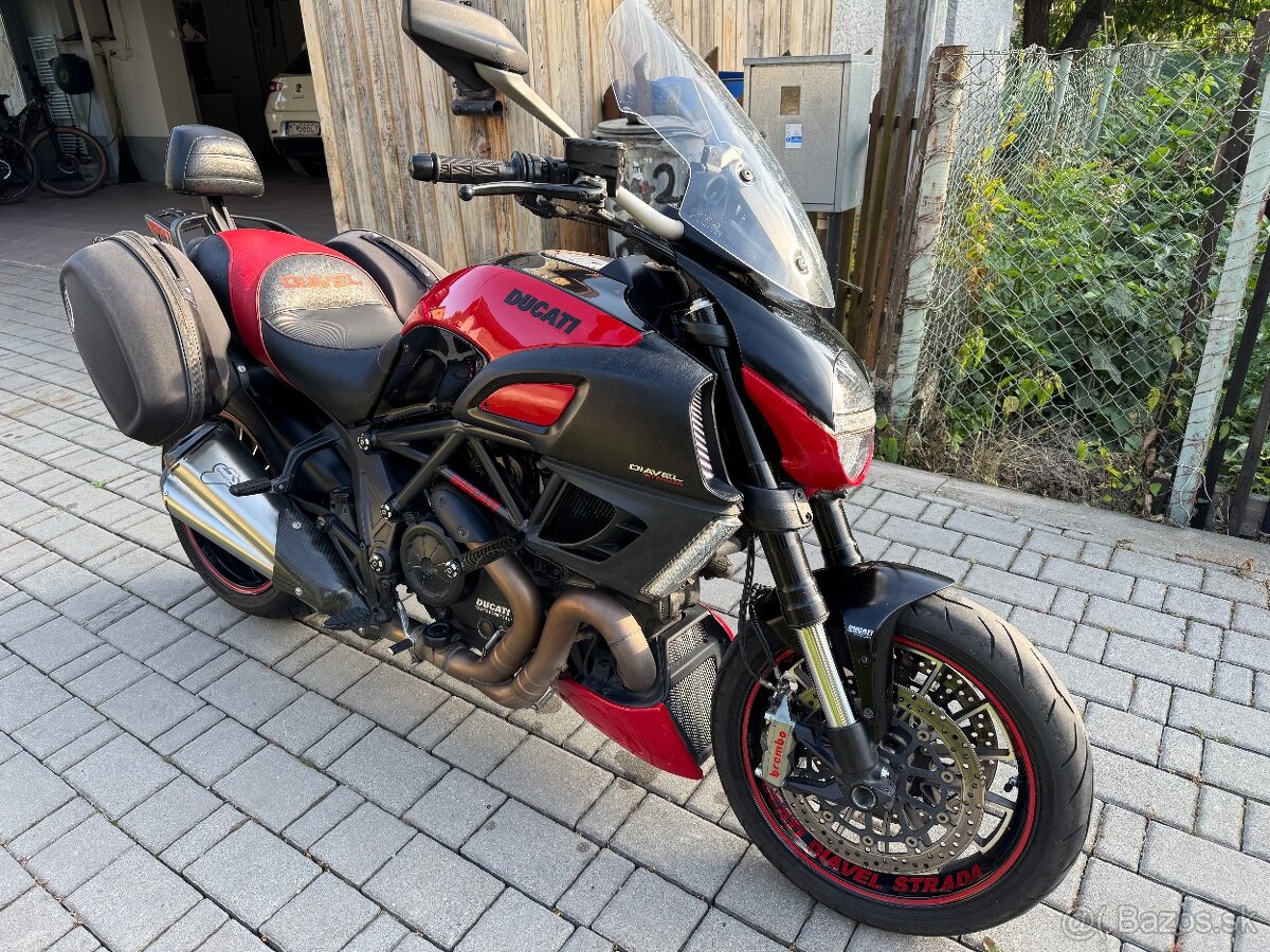 Ducati diavel strada