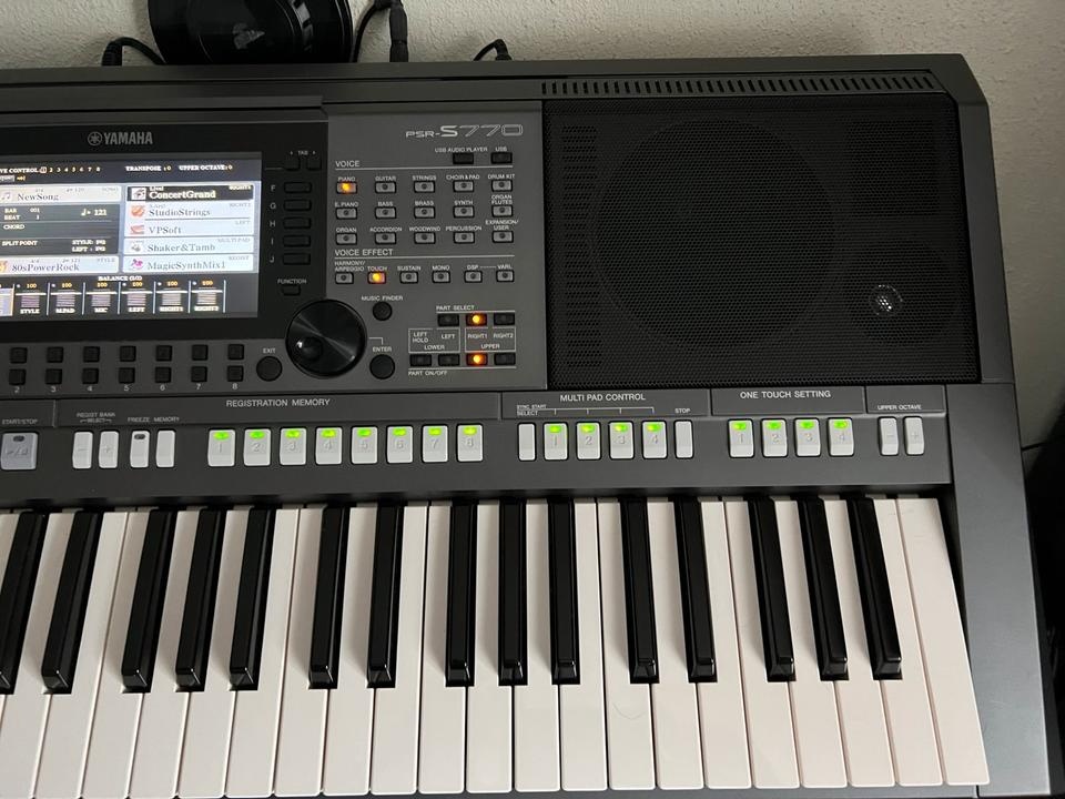 Yamaha Psr s770 a Yamaha psr s950