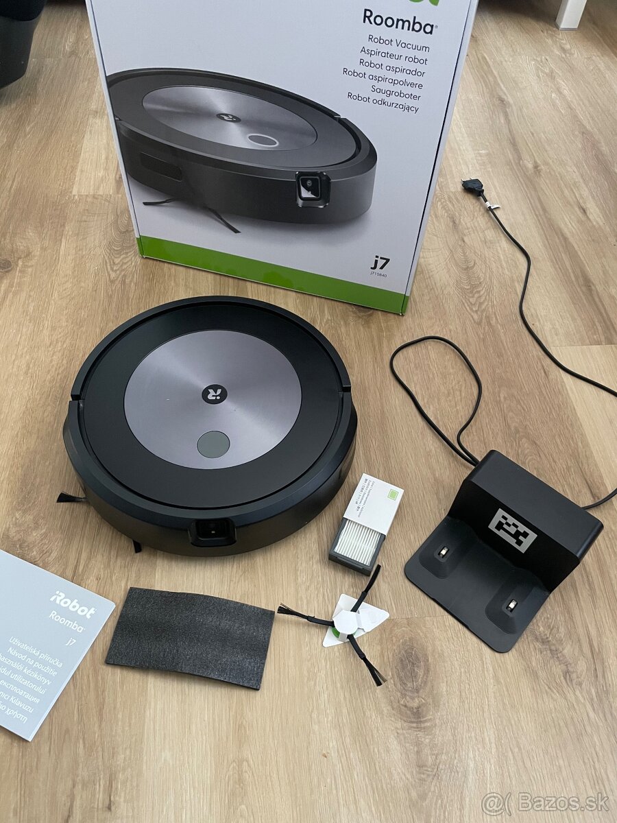 Robotický vysávač iRobot Roomba j7