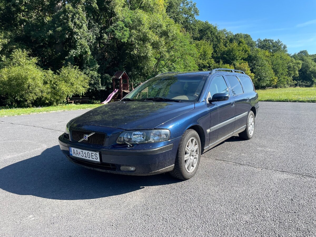 VOLVO V70 2,5 T 4x4