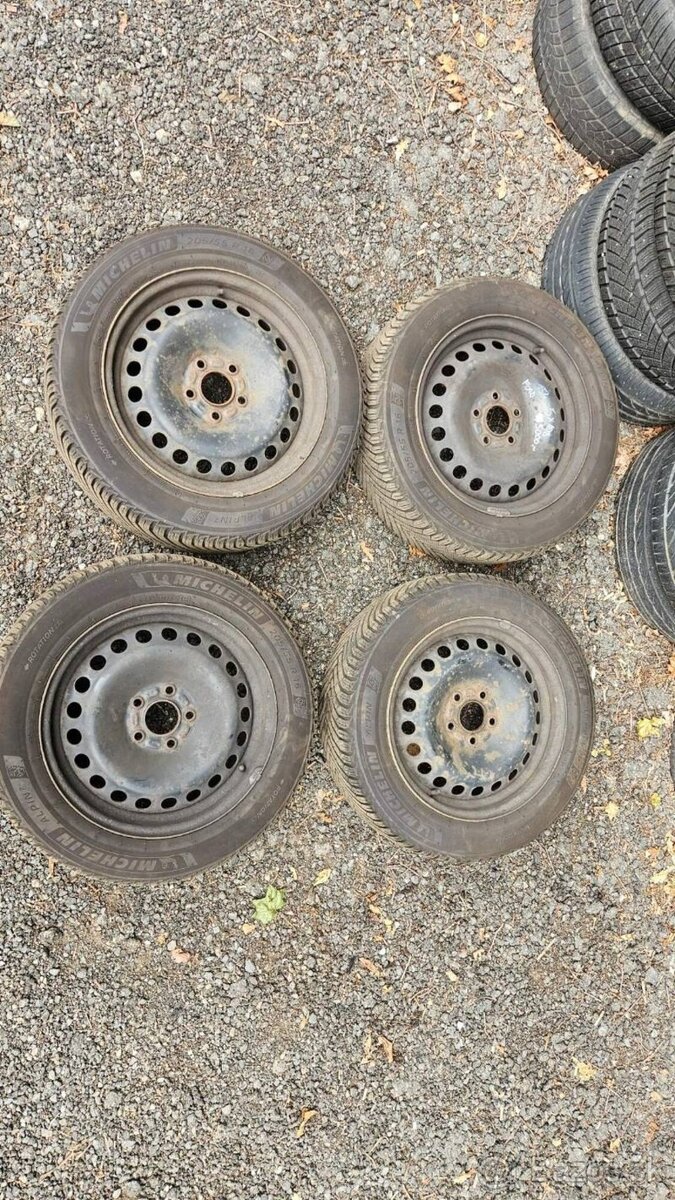 154. sada zimní kola Ford 205/55/16 5 x108 mm