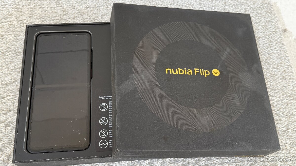 Nubia Flip 5G - Pekný stav Vyklápačka s androidom