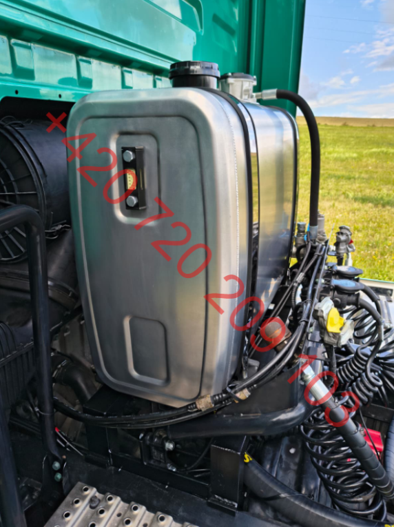 Hydraulická nádrž za kabinu, hliník – víčko, filtr, držáky