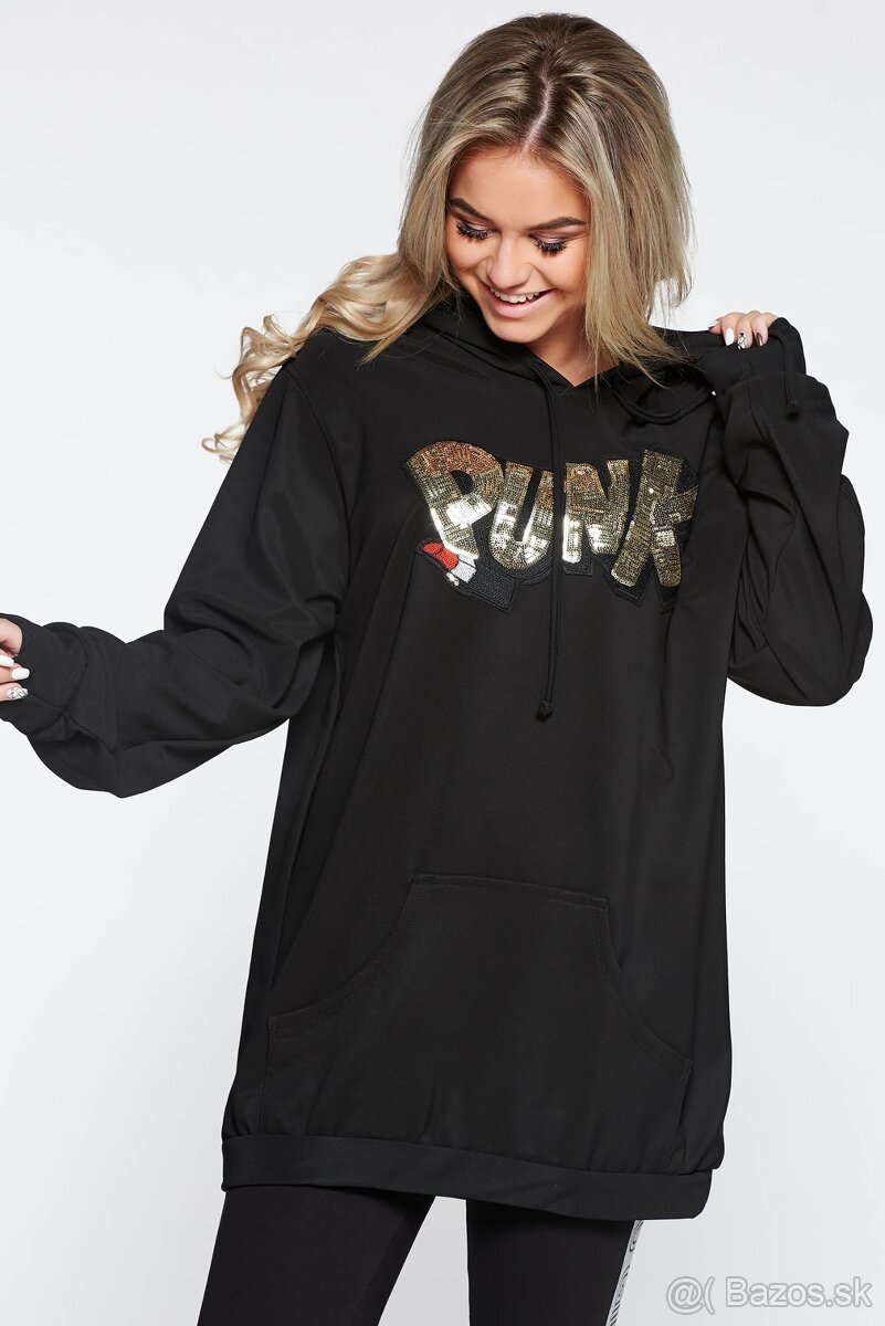 Pohodlna damska volna cierna mikina s trblietavym napisom