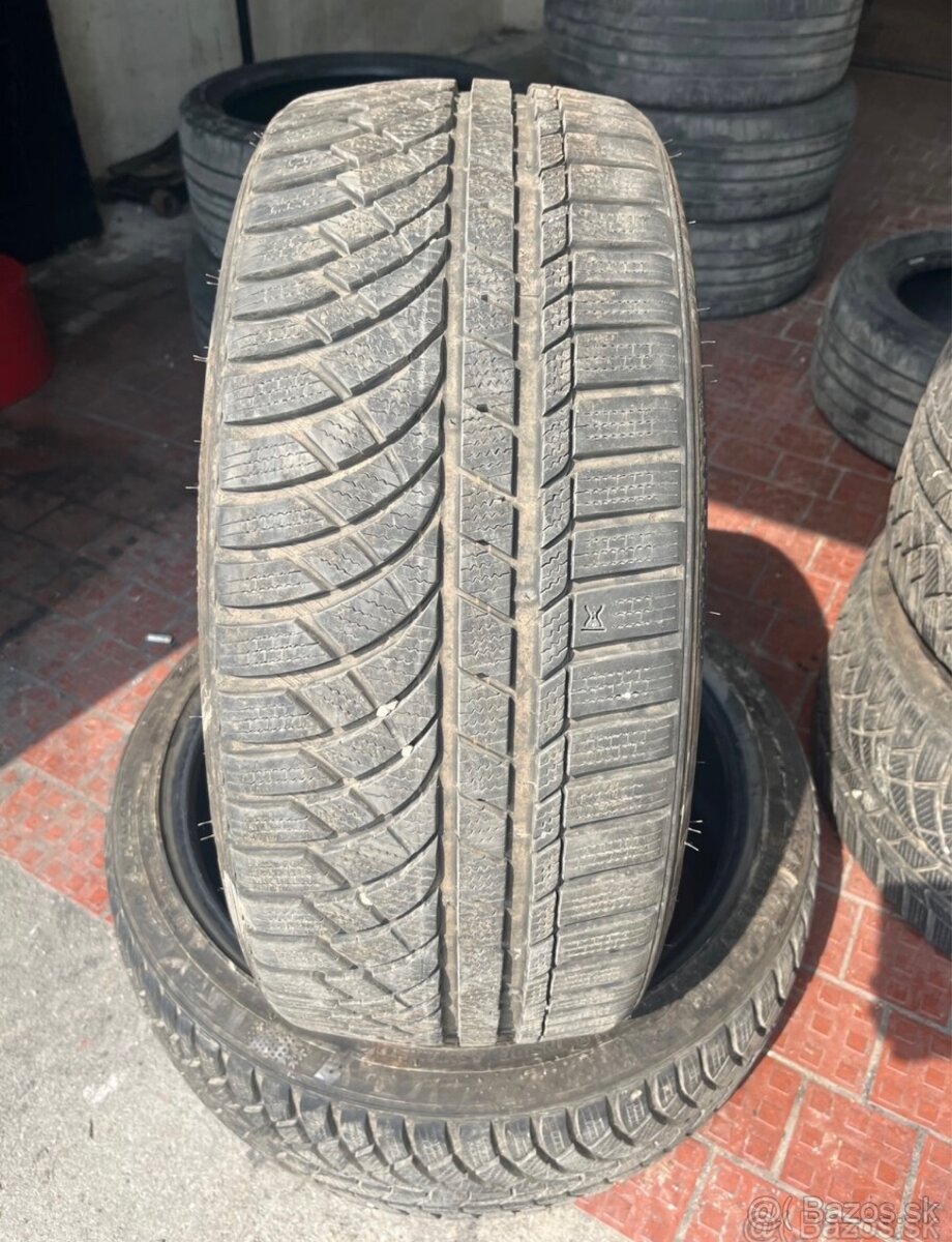 225/40 R19
