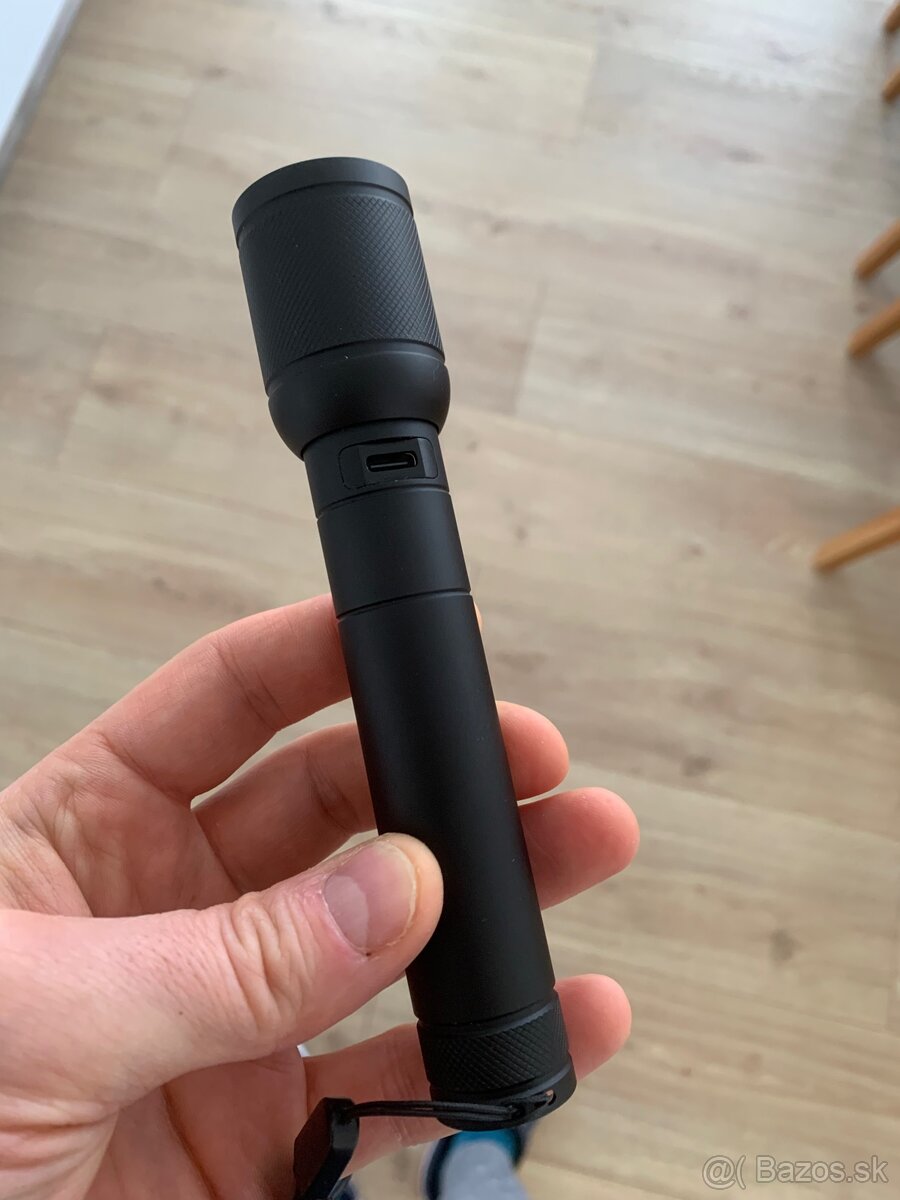 Taktické LED svietidlo Philips