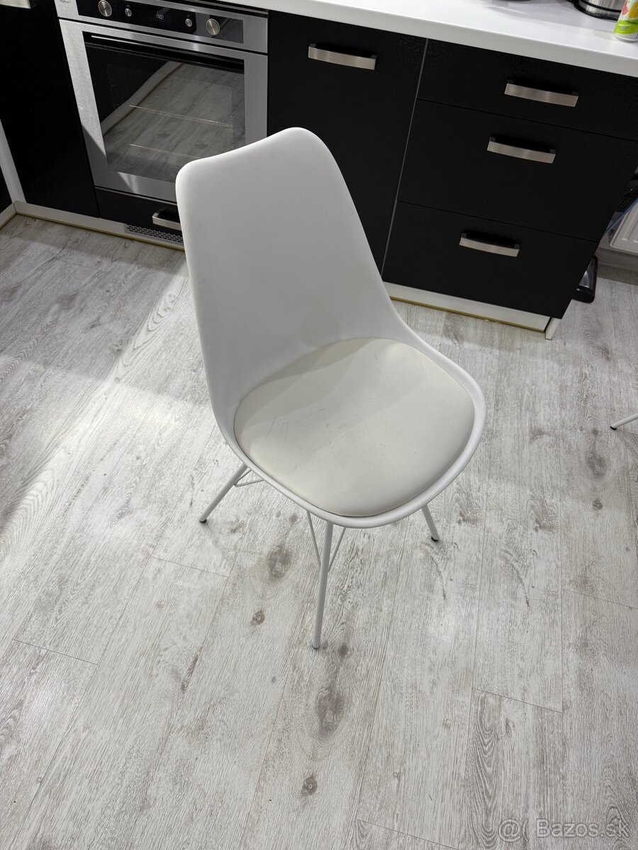 Predám 4ks kuchynské stoličky