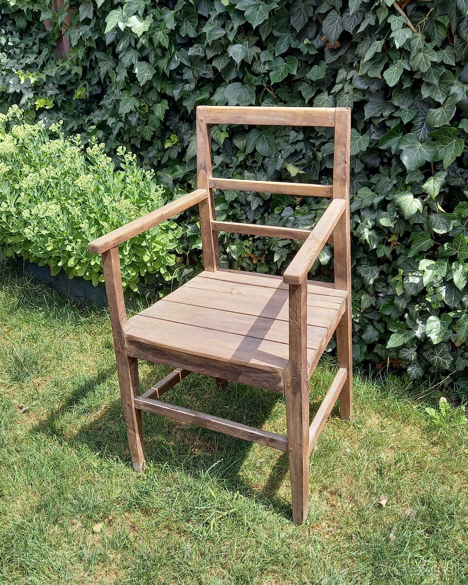 starožitná stolička