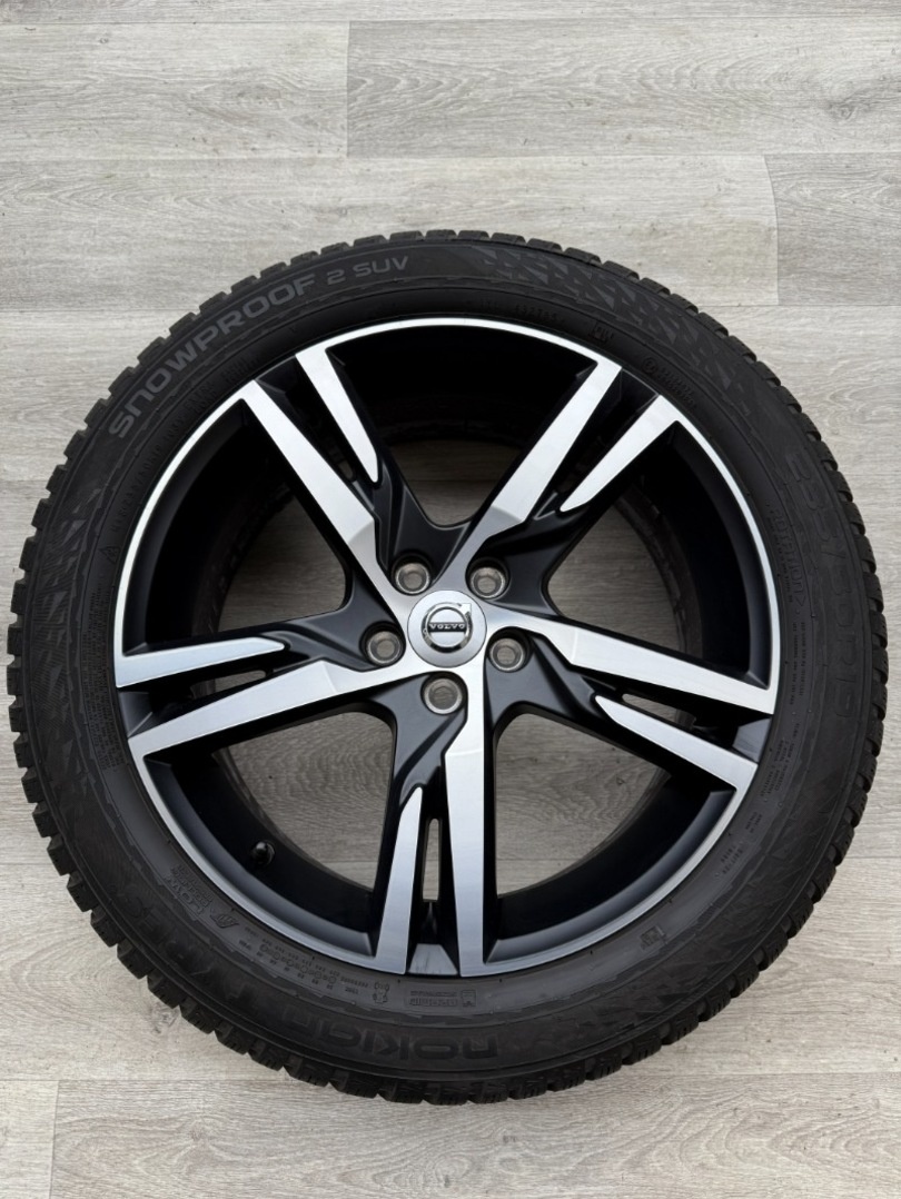 R19 ORIG.KOLA VOLVO XC40 V90CC 235/50/19 DOT25 REF