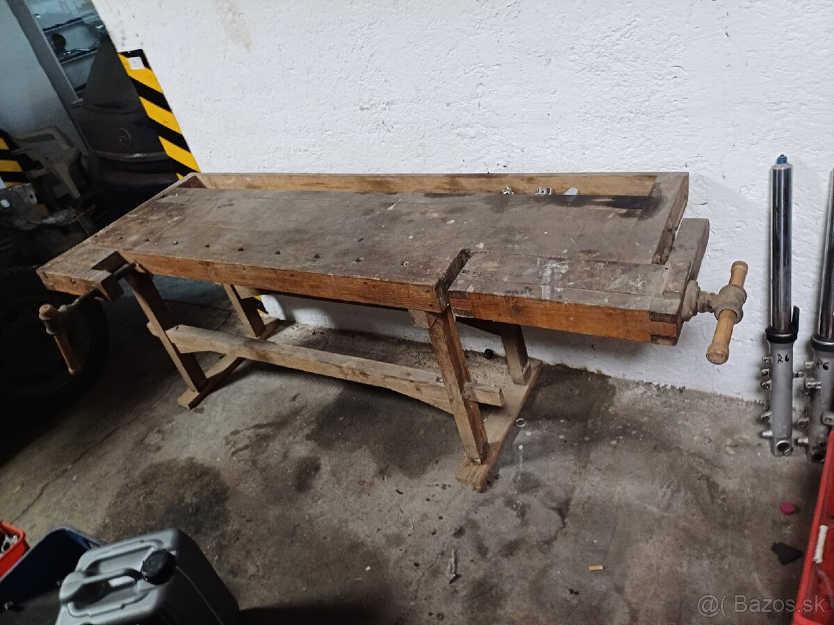 Stolárska hoblica, stolársky ponk