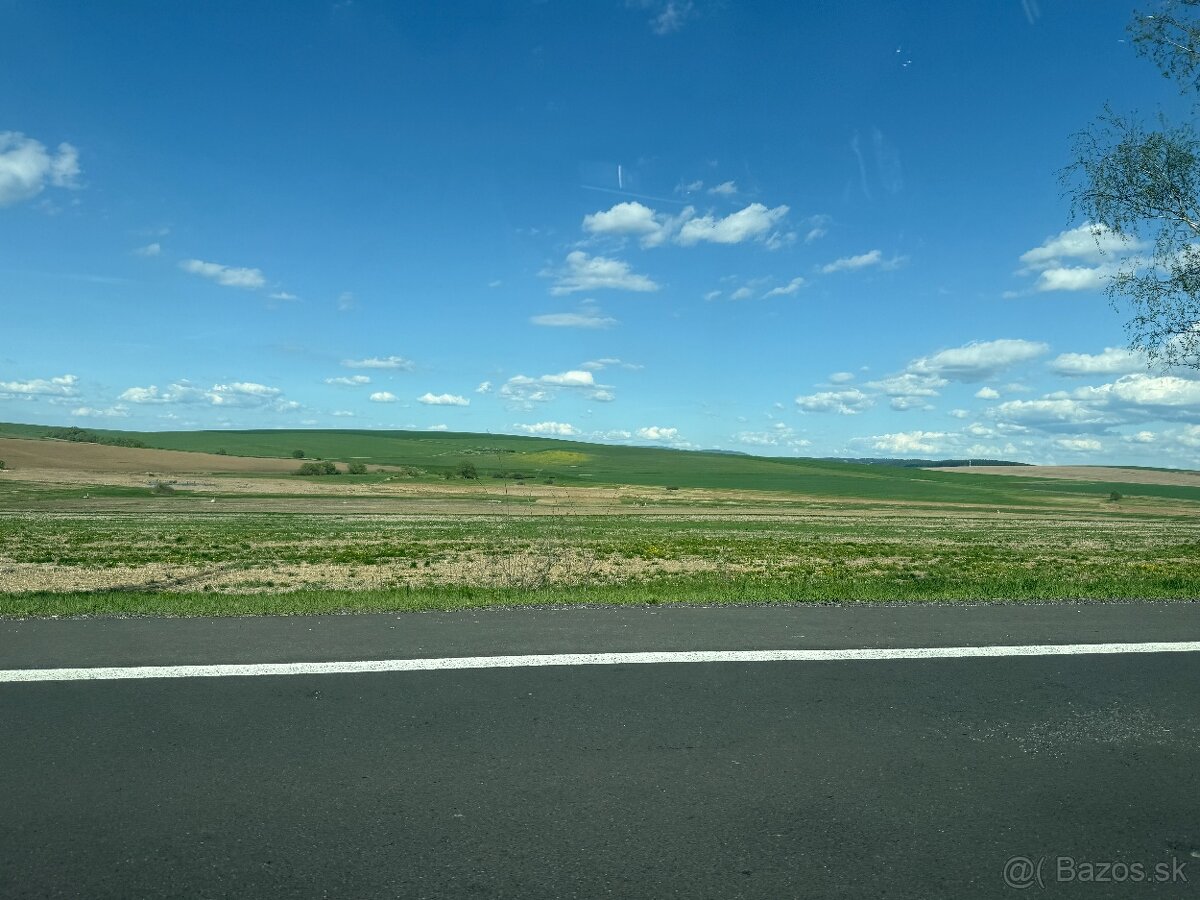 Stavebný pozemok Hozelec, Švábovce, Hôrka s IS