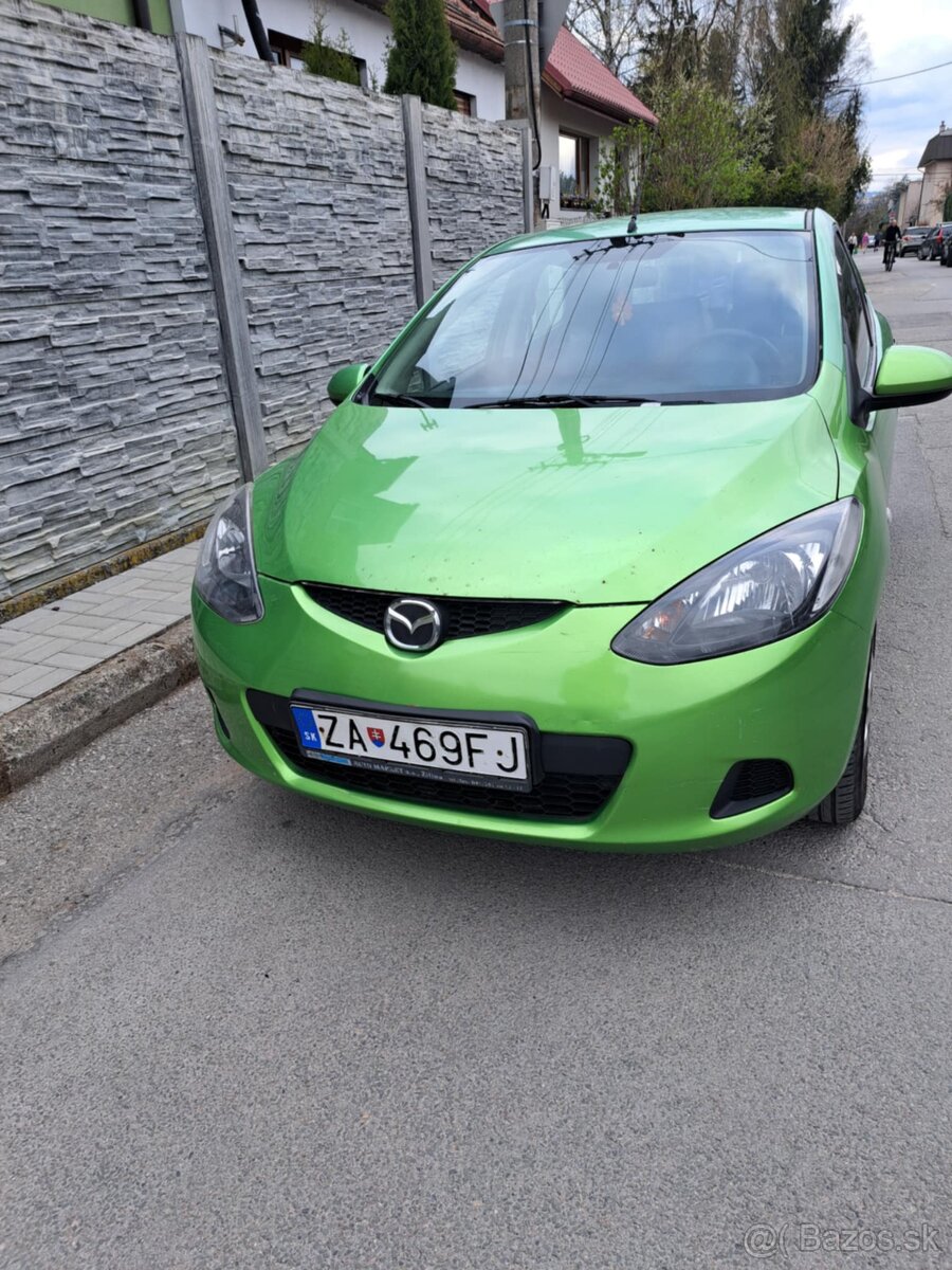 Mazda 2 1.3 benzín 2008r