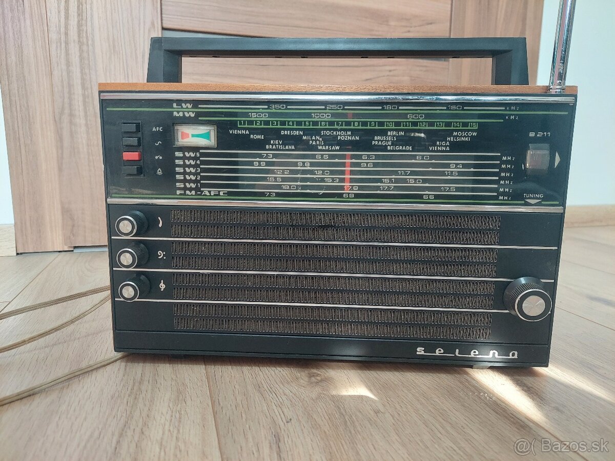 Retro rádio Selena B211