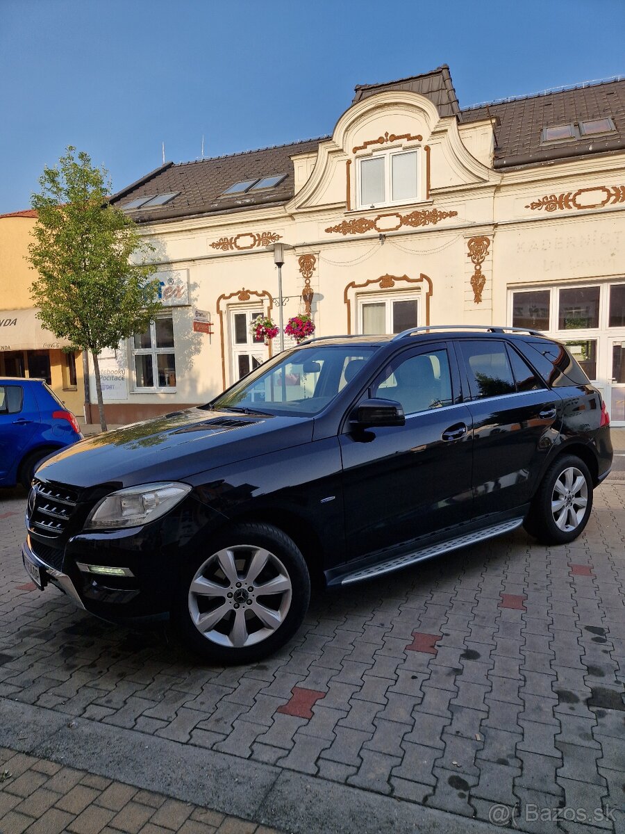 Predám Mercedes Benz ML350 BLUETEC 4MATIC