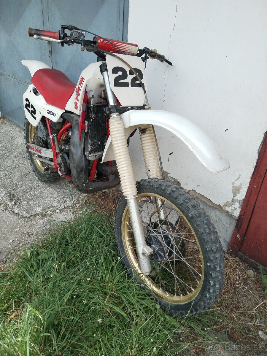 Yamaha YZ 250 r. 85