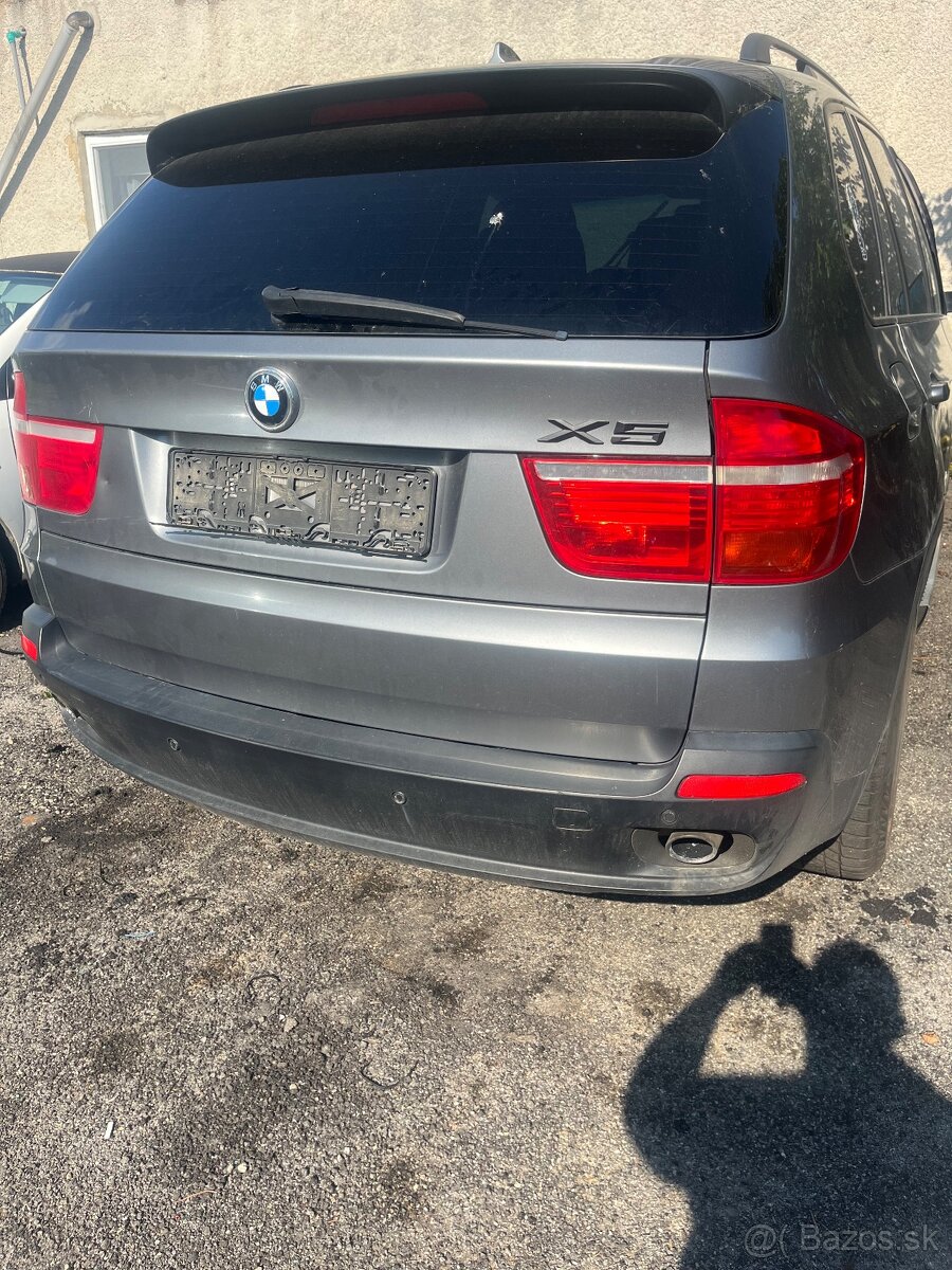 Bmw x5 na súčiastky alebo v celku.